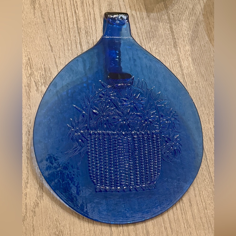 Vintage Cobalt Blue Glass Cutting Board Charcuterie With Curved Handle 10" - Picture 2 of 6